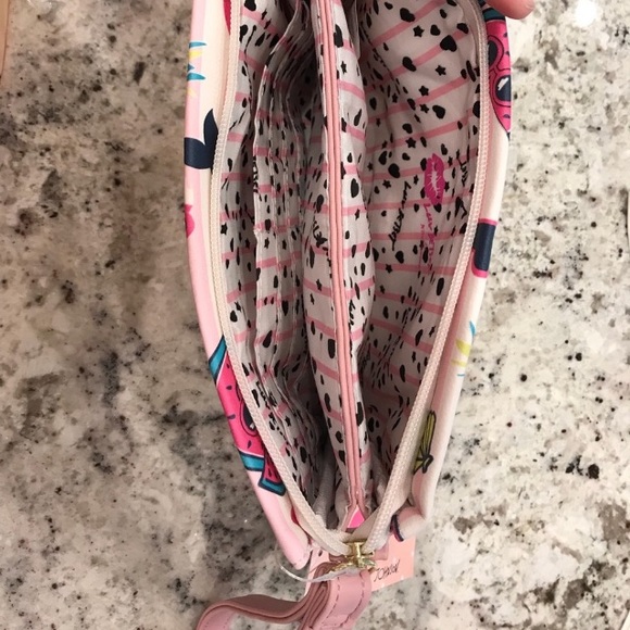 BETSEY JOHNSON Summer Fun Wristlet - Picture 3 of 6